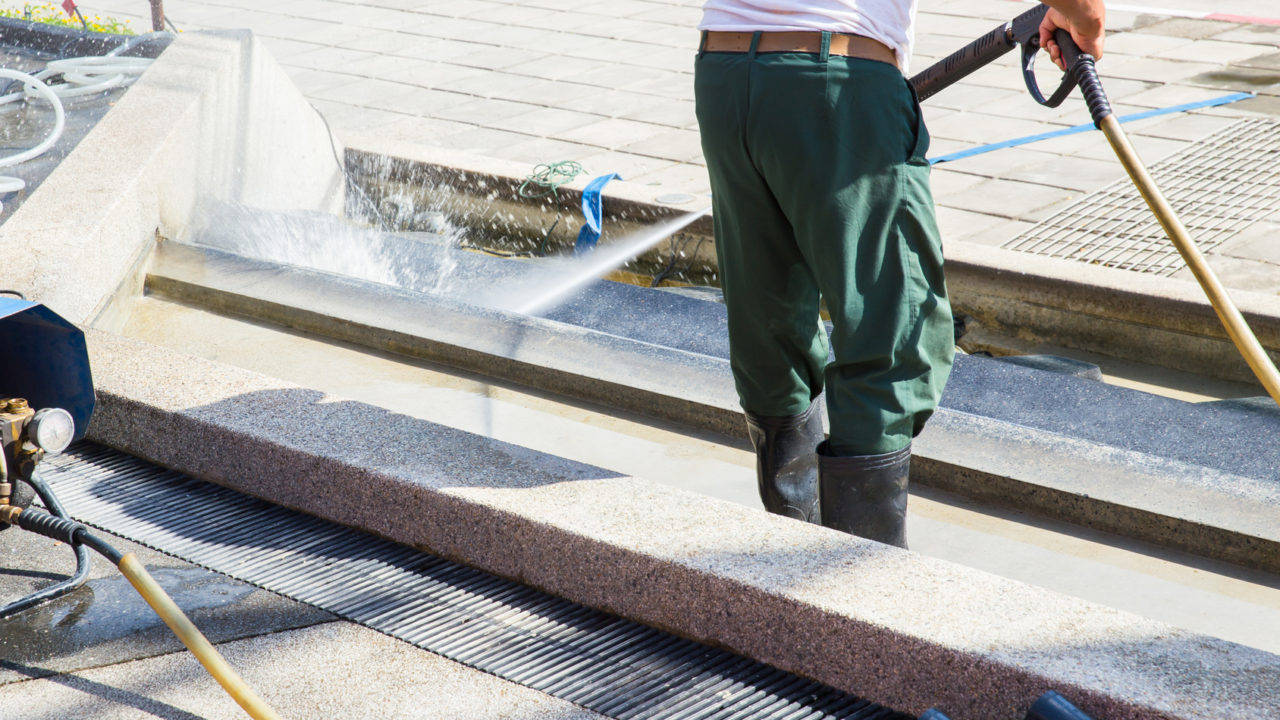 Industrial cleaning water blasting